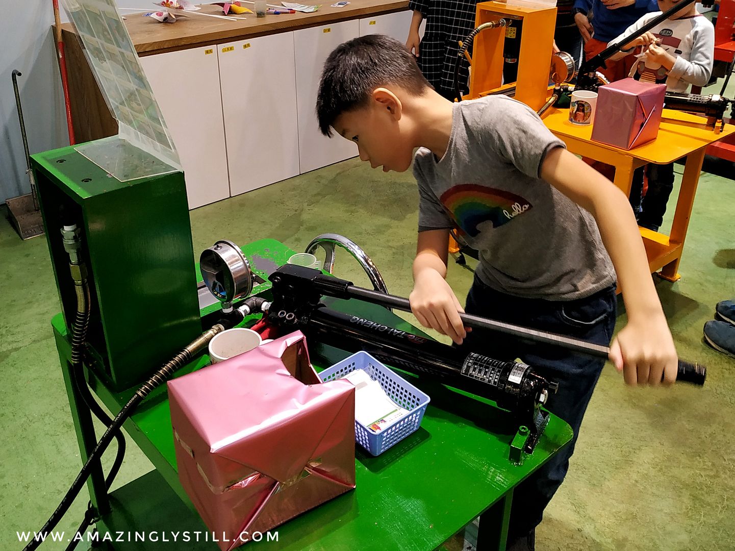 Family Trip to Taiwan Lucky Art Crayon Factory Amazingly Still